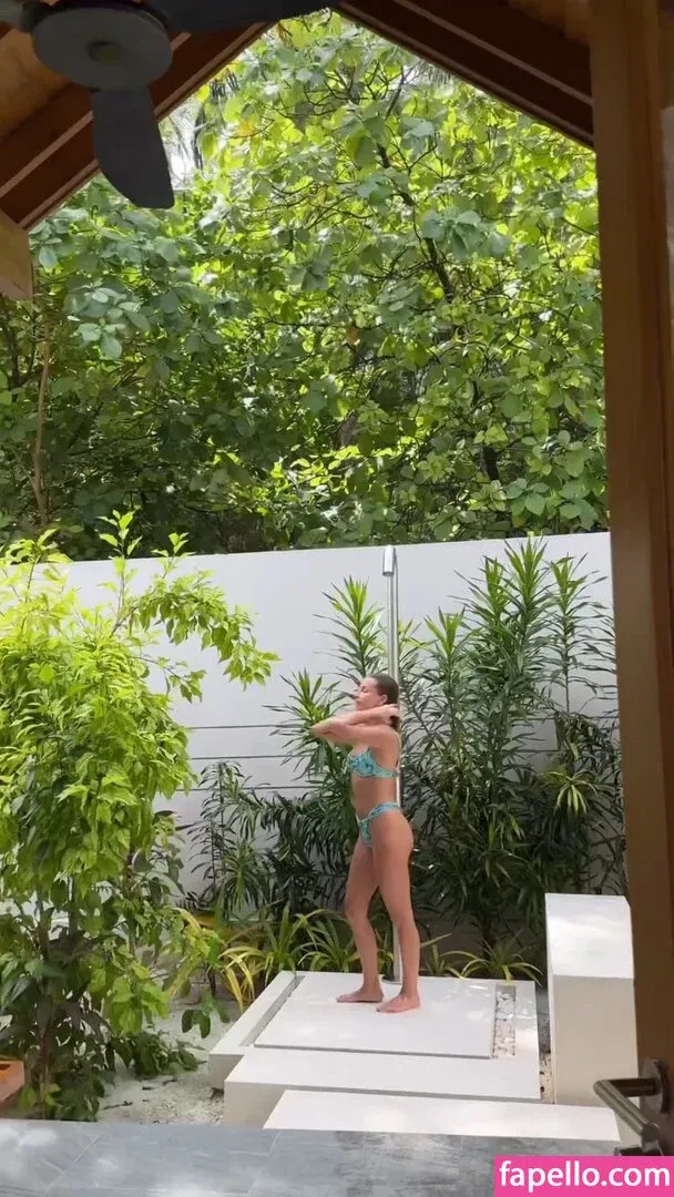 Julia Wieniawa Onlyfans Photo Gallery 