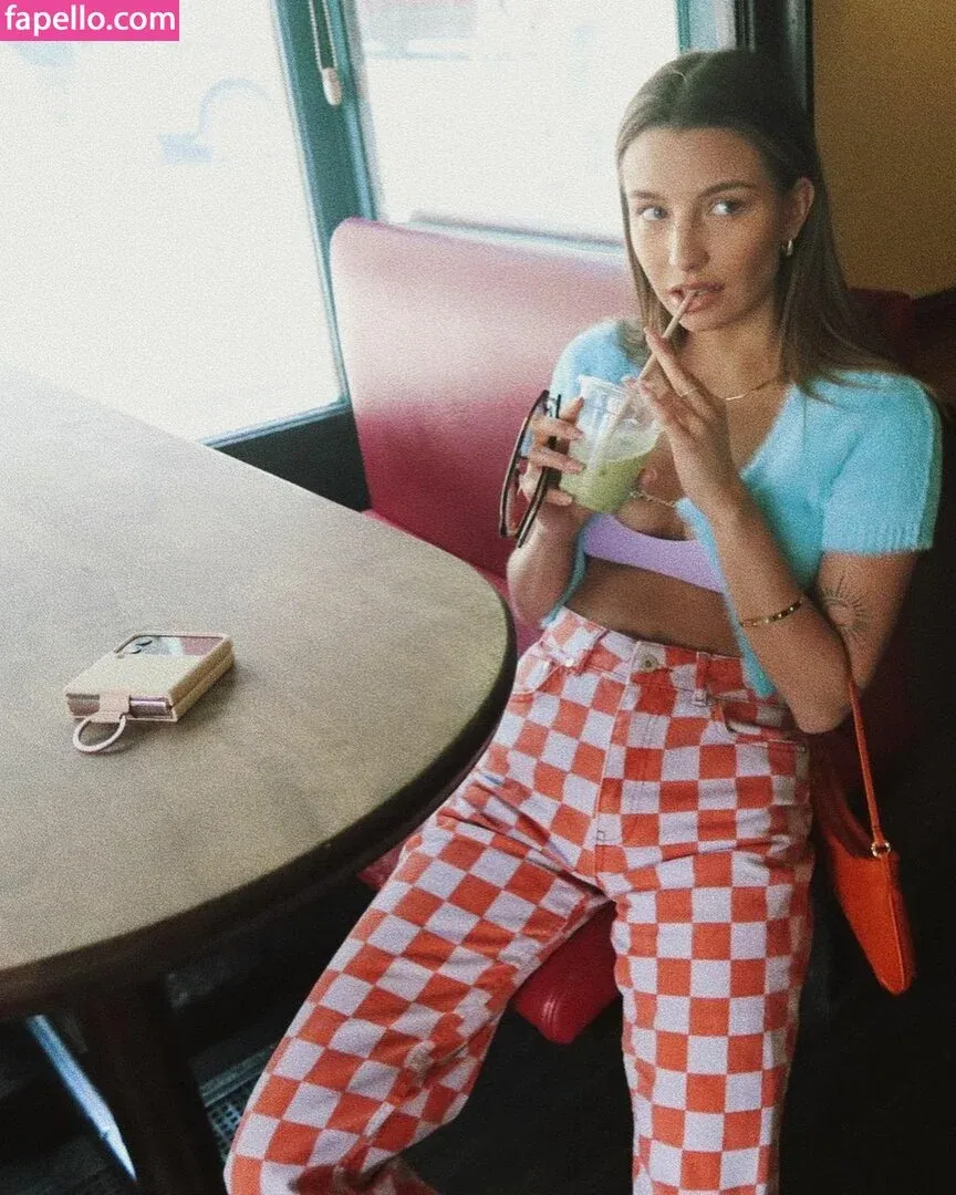 Julia Wieniawa Onlyfans Photo Gallery 