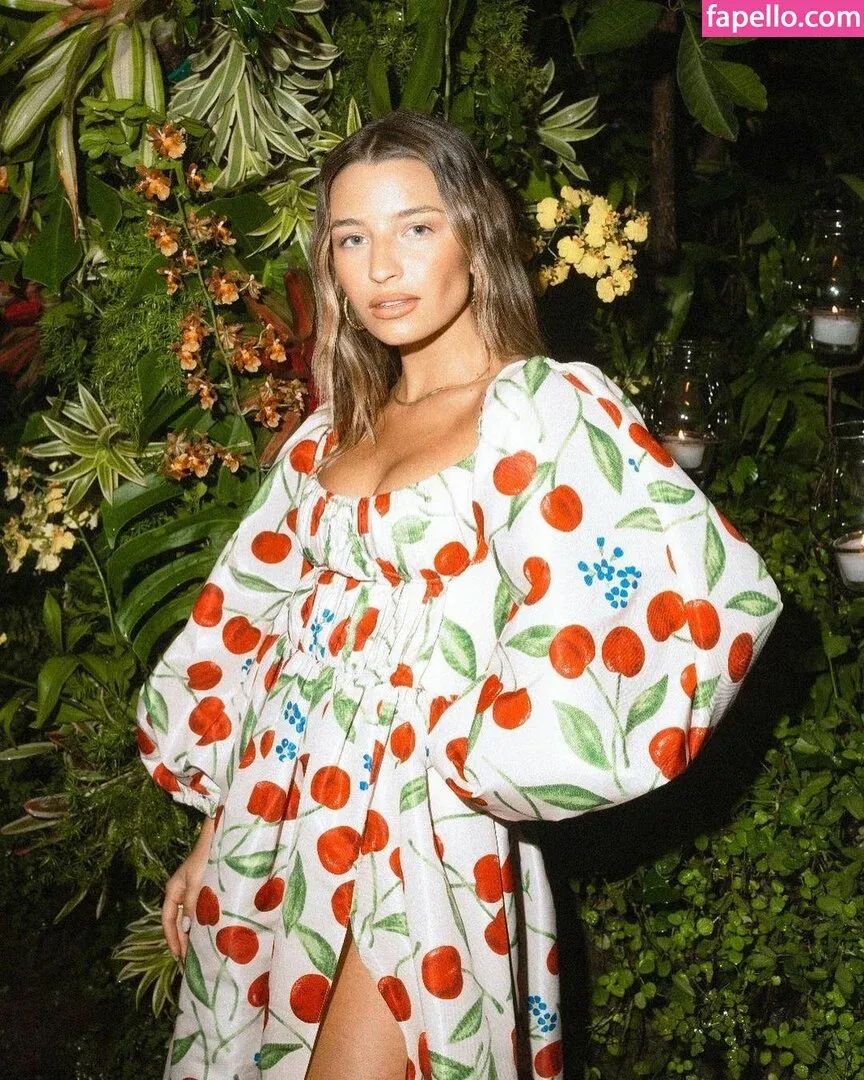 Julia Wieniawa Onlyfans Photo Gallery 