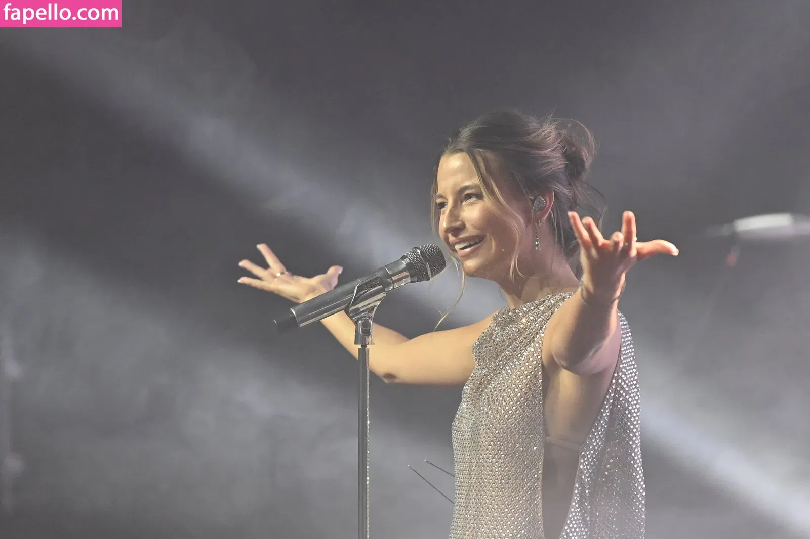 Julia Wieniawa Onlyfans Photo Gallery 