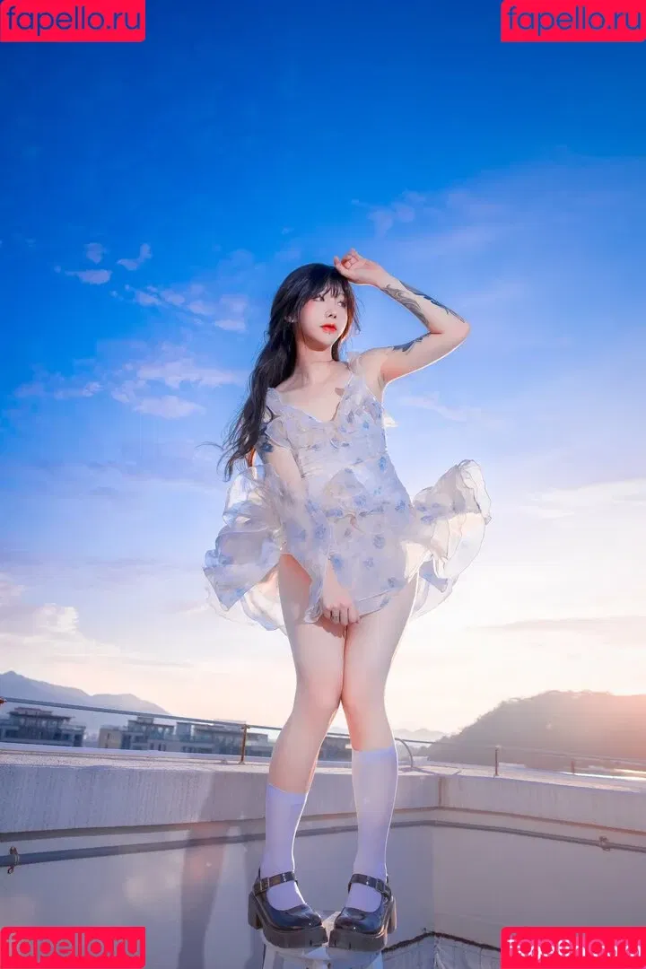 shiliuyelei Onlyfans Photo Gallery 