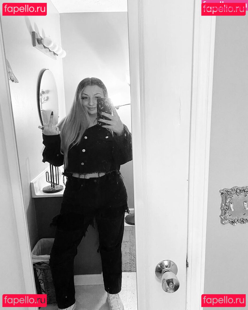 queencourtnizzle Nude Onlyfans Photo 17