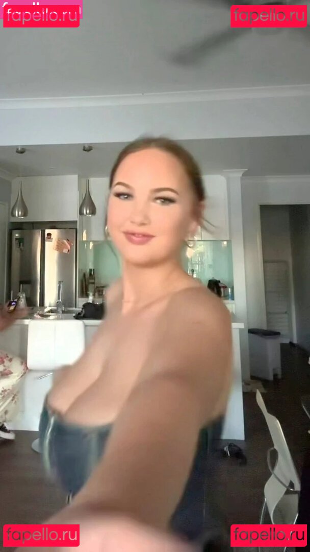 ella.burnsss Nude Onlyfans Photo 41