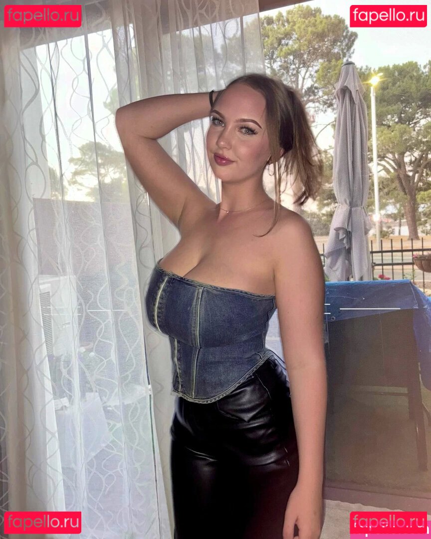 ella.burnsss Nude Onlyfans Photo 40