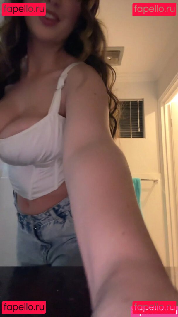 ella.burnsss Nude Onlyfans Photo 36