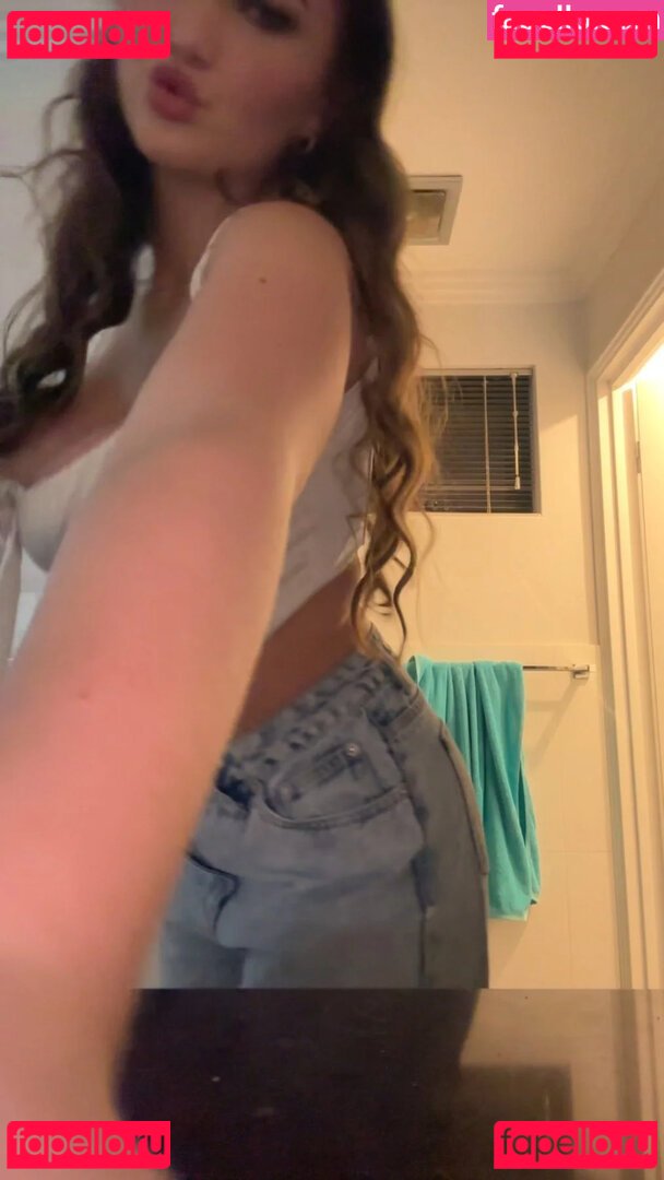 ella.burnsss Nude Onlyfans Photo 31
