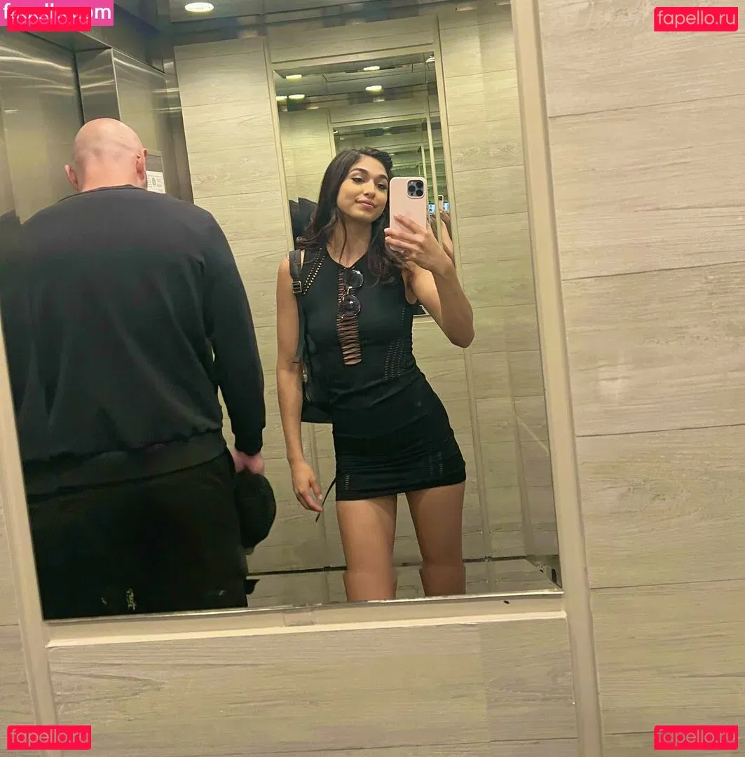 Reina Rae Onlyfans Photo Gallery 