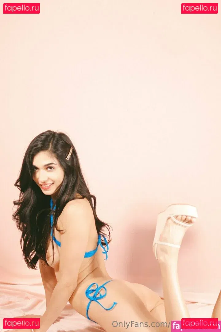 Reina Rae Onlyfans Photo Gallery 