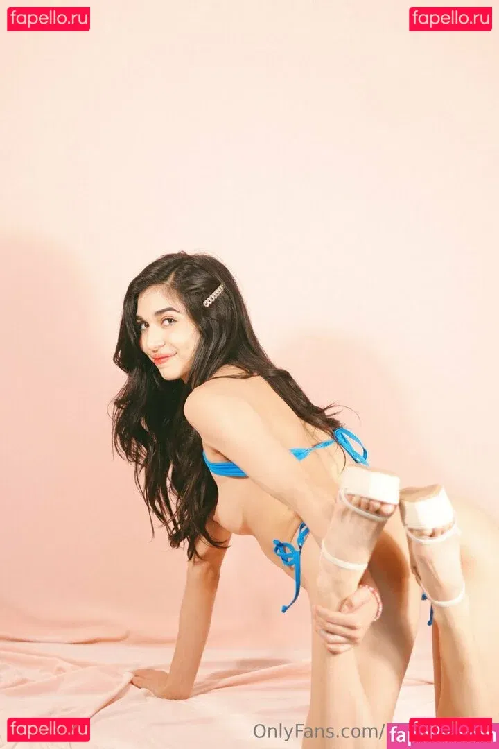 Reina Rae Onlyfans Photo Gallery 