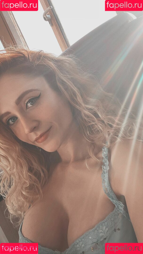 Janet Devlin Onlyfans Photo Gallery 