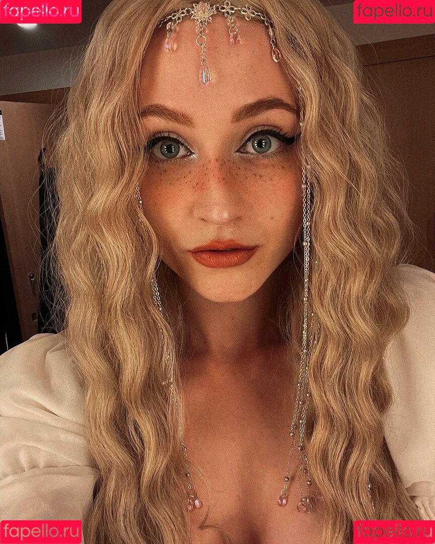 Janet Devlin Onlyfans Photo Gallery 