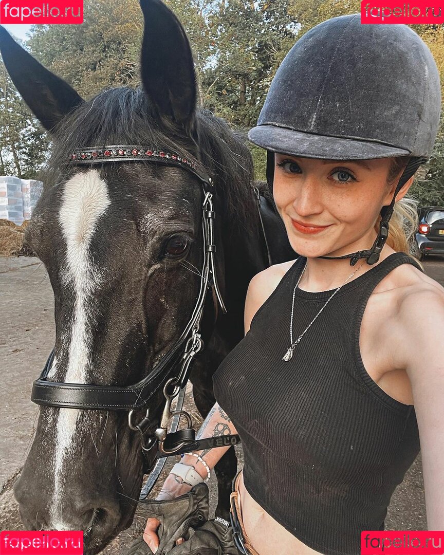 Janet Devlin Onlyfans Photo Gallery 