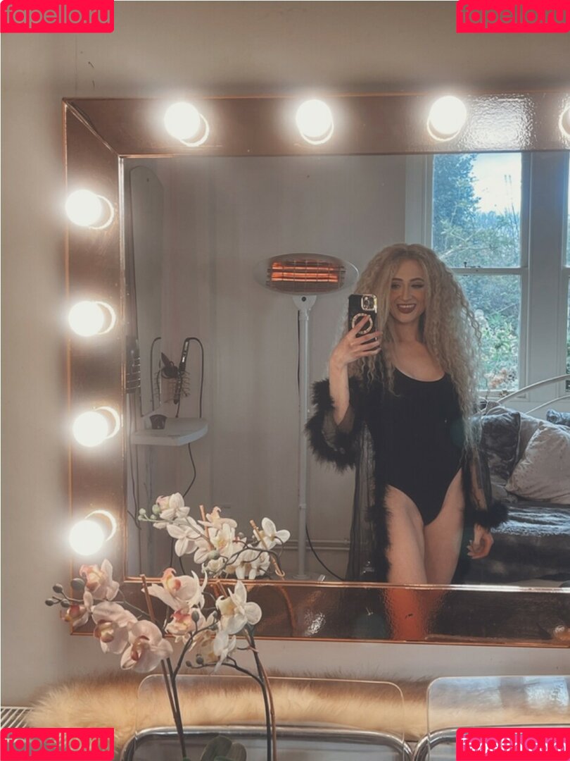 Janet Devlin Onlyfans Photo Gallery 