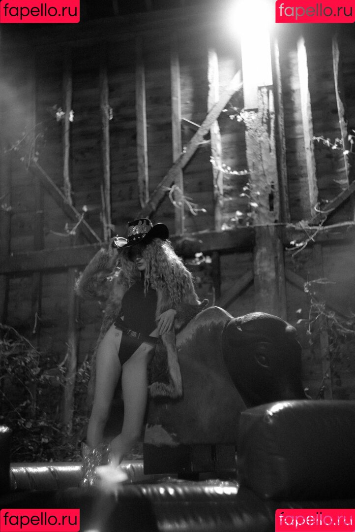 Janet Devlin Onlyfans Photo Gallery 