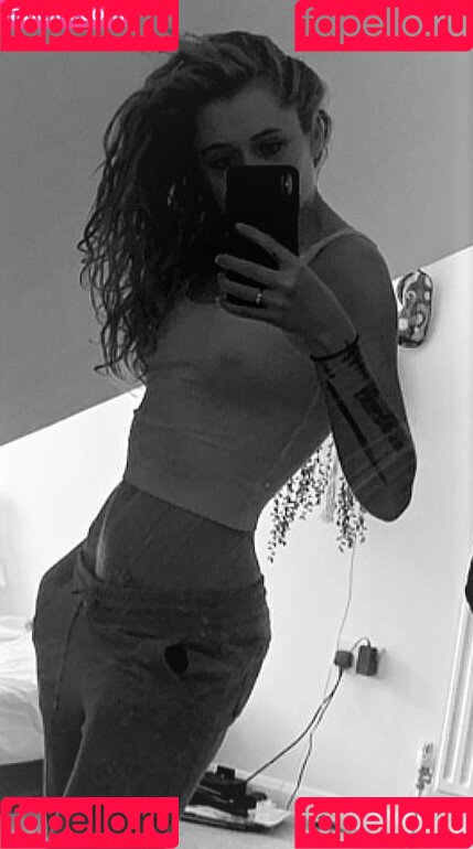 Janet Devlin Onlyfans Photo Gallery 