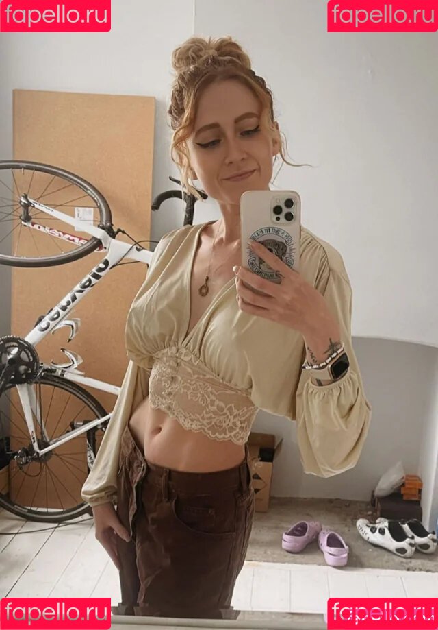 Janet Devlin Onlyfans Photo Gallery 