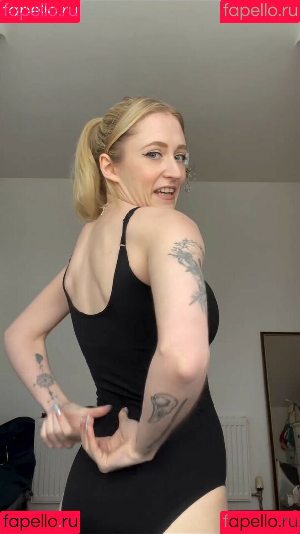 Janet Devlin Onlyfans Photo Gallery 