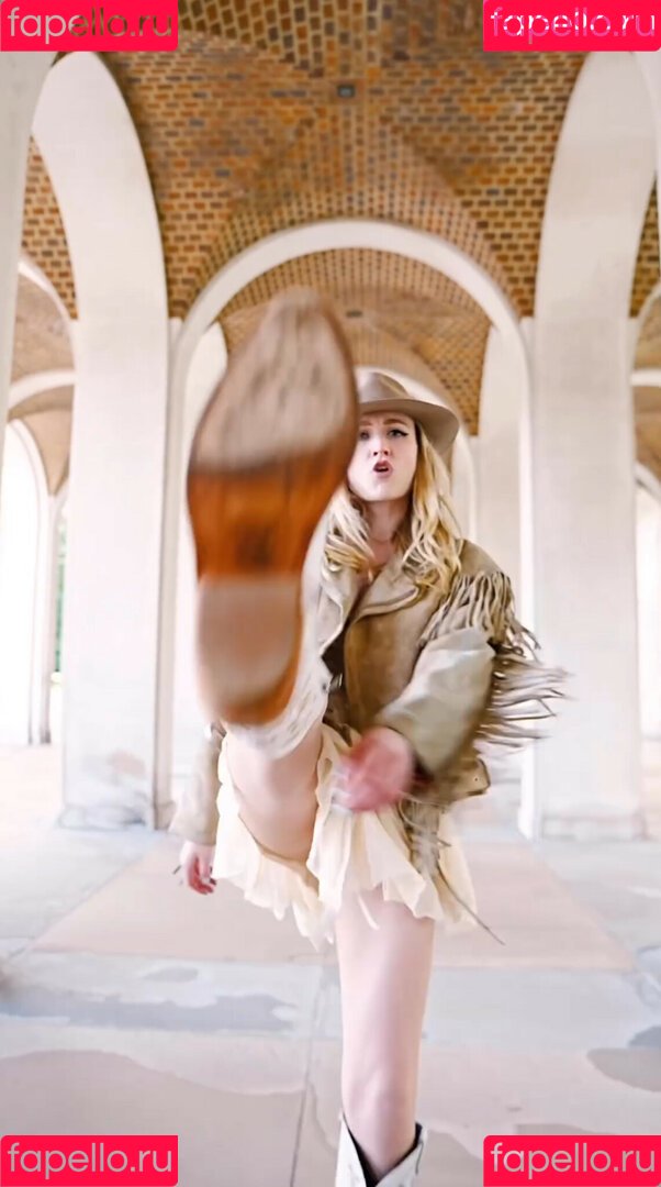 Janet Devlin Onlyfans Photo Gallery 