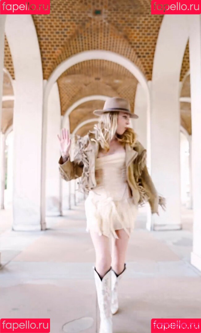 Janet Devlin Onlyfans Photo Gallery 