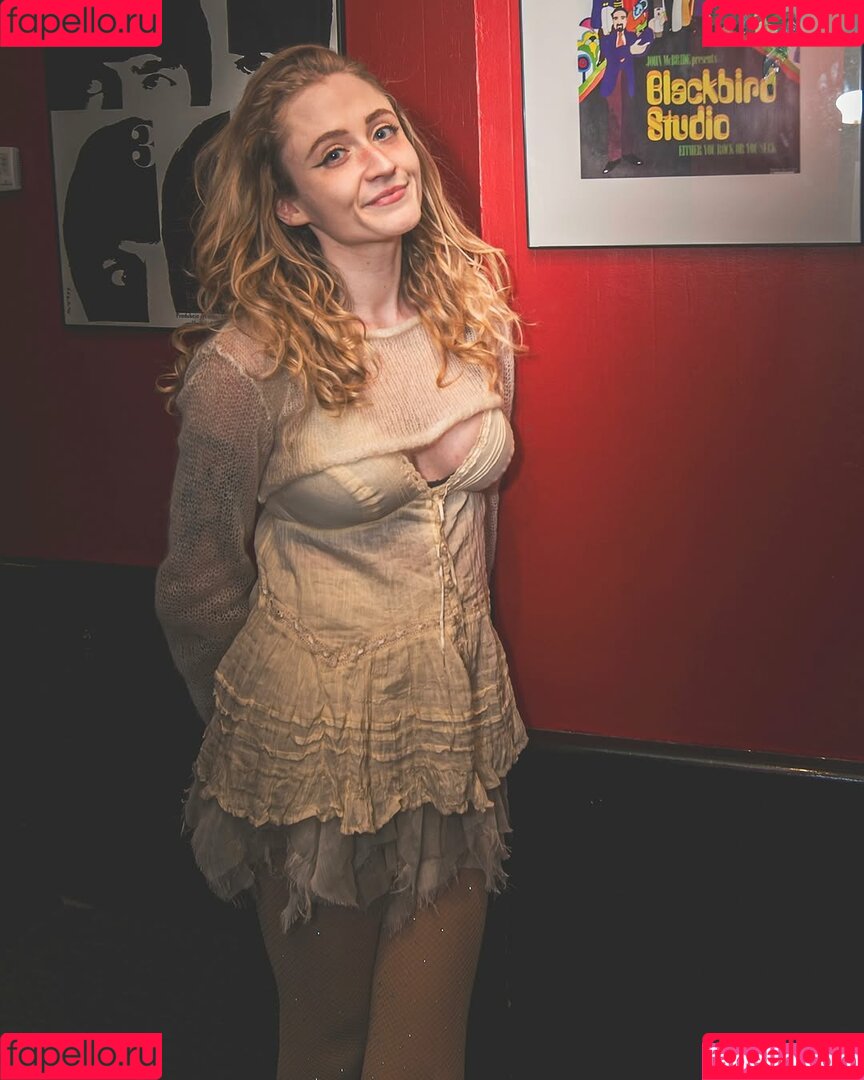 Janet Devlin Onlyfans Photo Gallery 