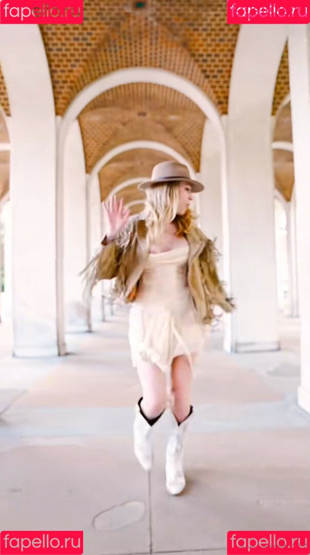 Janet Devlin Onlyfans Photo Gallery 