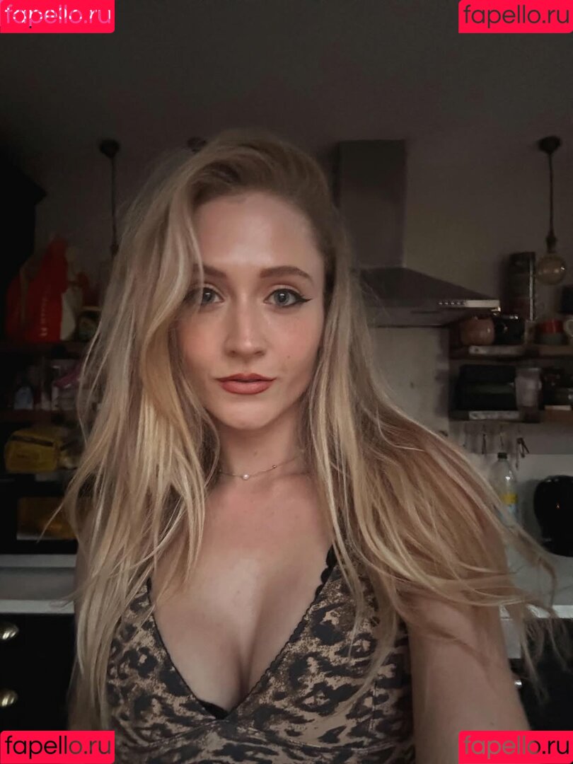 Janet Devlin Onlyfans Photo Gallery 