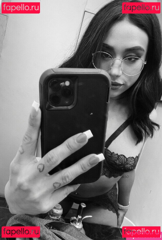 Alesanez Nude Onlyfans Photo 32