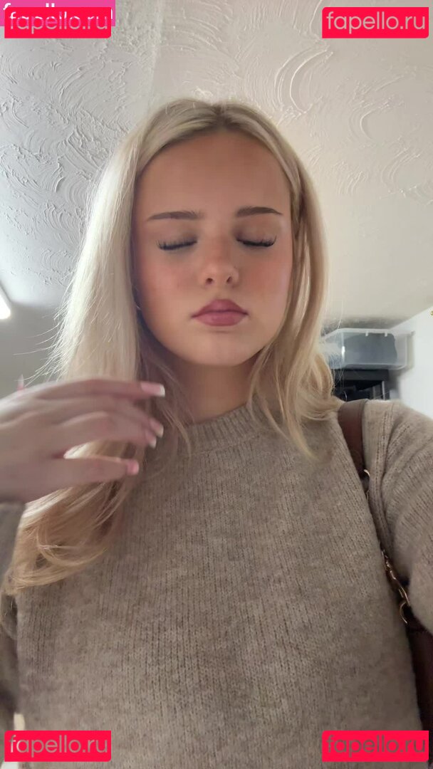 Rebecca Nude Onlyfans Photo 28