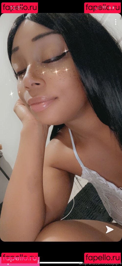 bossykyraa Nude Onlyfans Photo 11