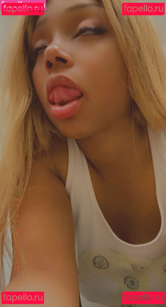 bossykyraa Nude Onlyfans Photo 9