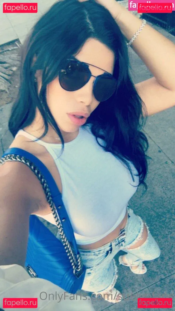 Suelyn Medeiros Onlyfans Photo Gallery 