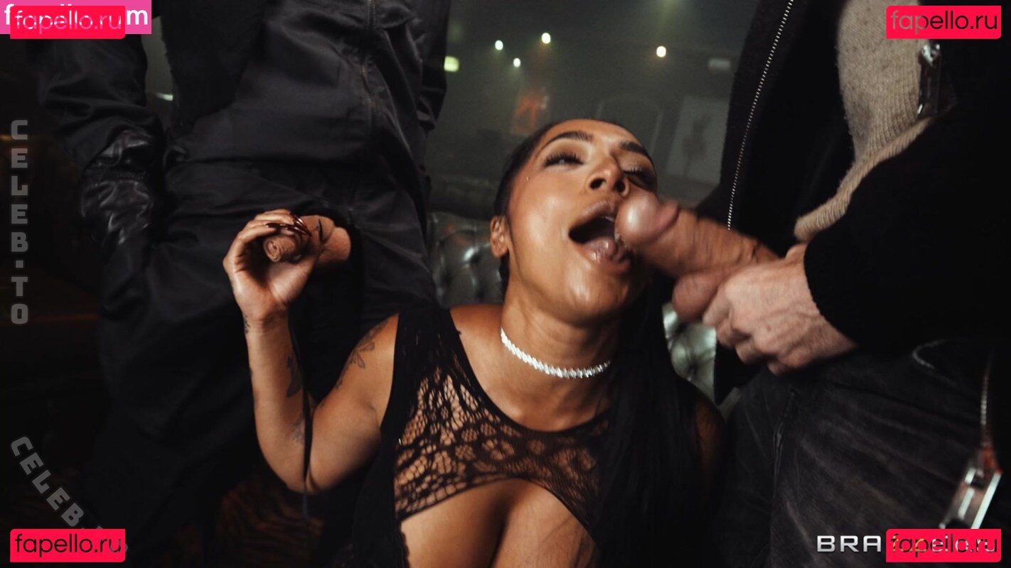 Yasmina Khan Nude Onlyfans Photo 19