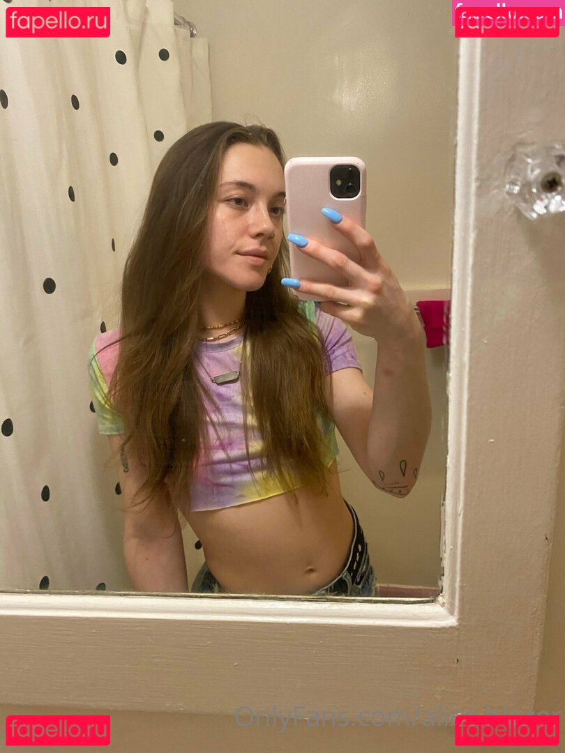 alice.blazer Nude Onlyfans Photo 3
