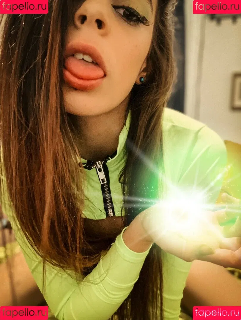 Shegavemethree Onlyfans Photo Gallery 