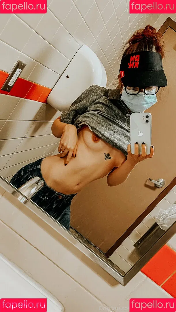 Shegavemethree Onlyfans Photo Gallery 
