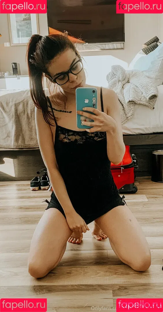Shegavemethree Onlyfans Photo Gallery 
