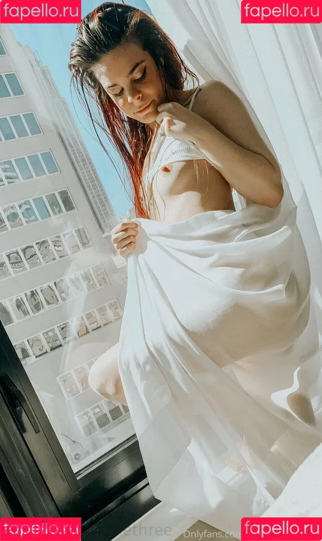 Shegavemethree Onlyfans Photo Gallery 