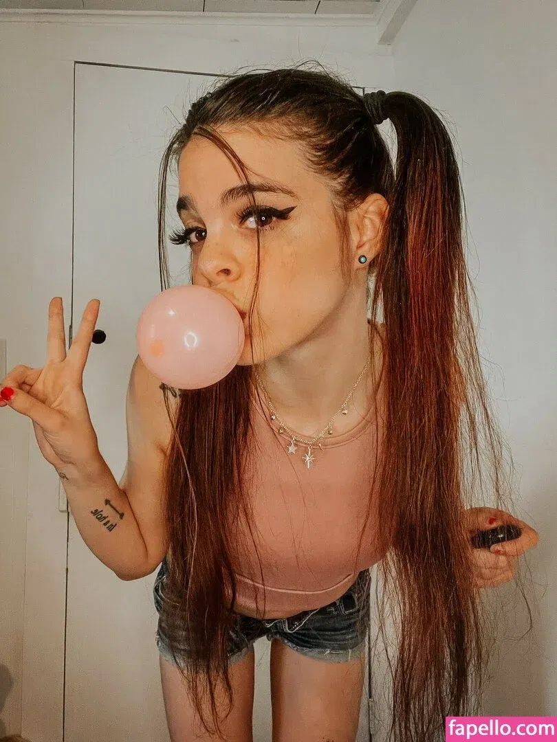 Shegavemethree Onlyfans Photo Gallery 