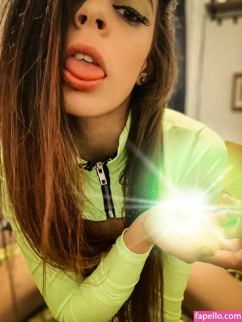 Shegavemethree Onlyfans Photo Gallery 