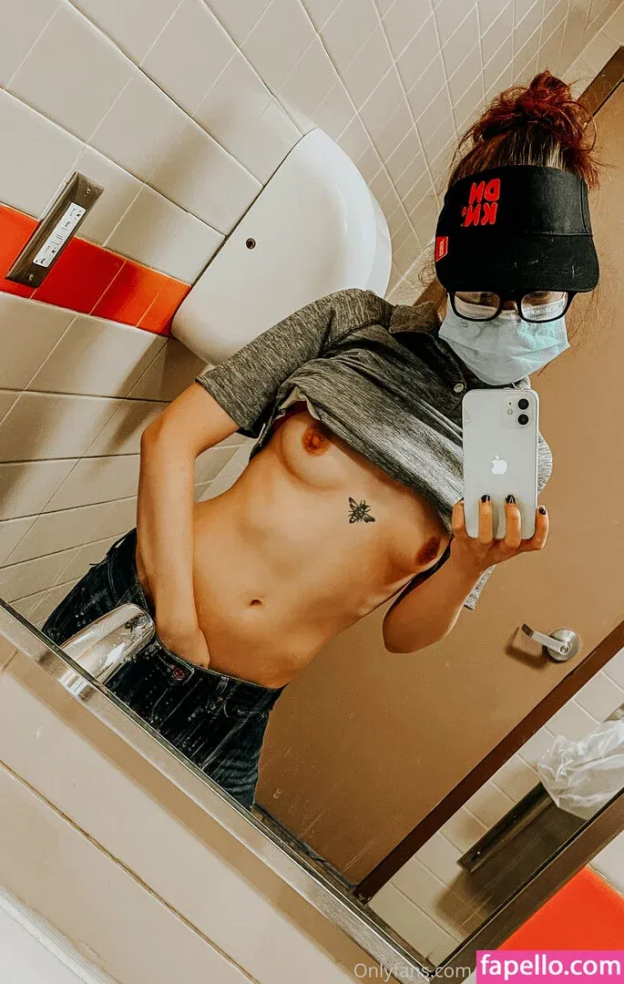 Shegavemethree Onlyfans Photo Gallery 