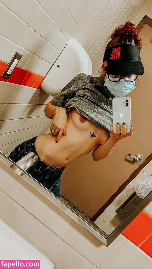 Shegavemethree Onlyfans Photo Gallery 