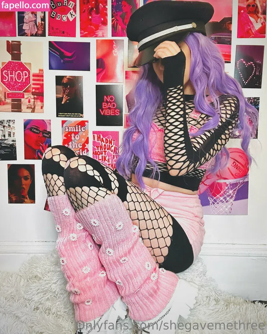 Shegavemethree Onlyfans Photo Gallery 