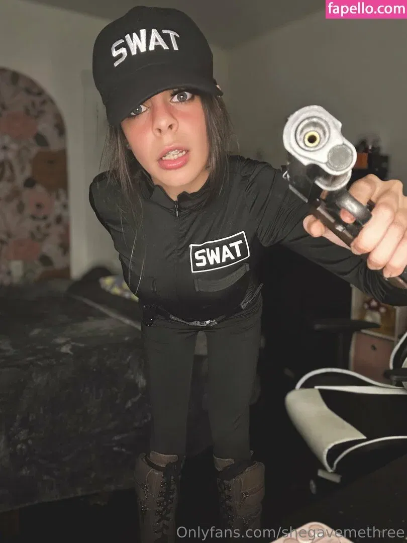 Shegavemethree Onlyfans Photo Gallery 