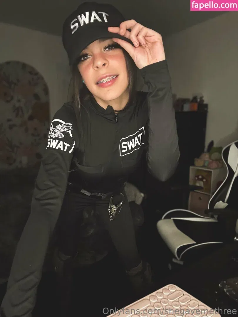 Shegavemethree Onlyfans Photo Gallery 