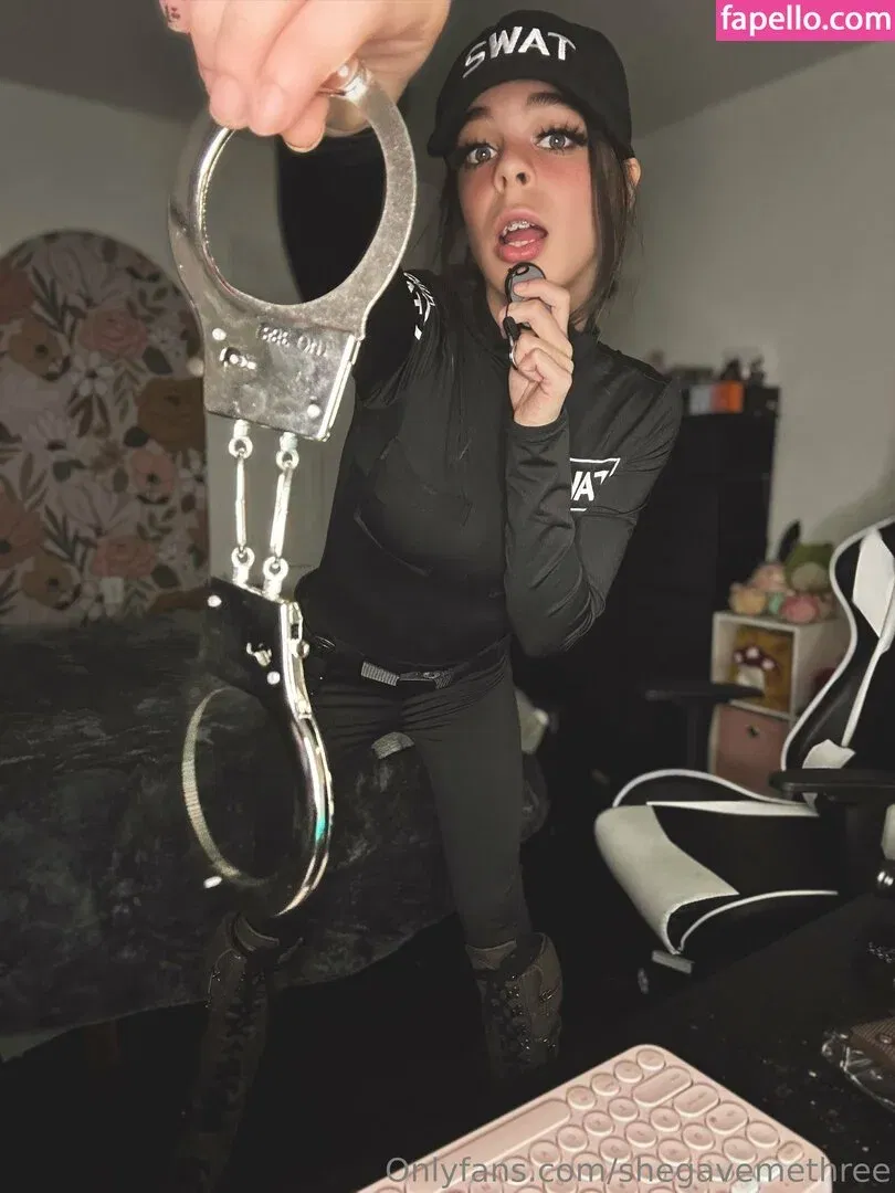 Shegavemethree Onlyfans Photo Gallery 