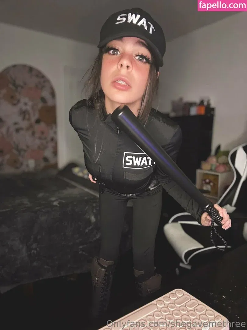 Shegavemethree Onlyfans Photo Gallery 