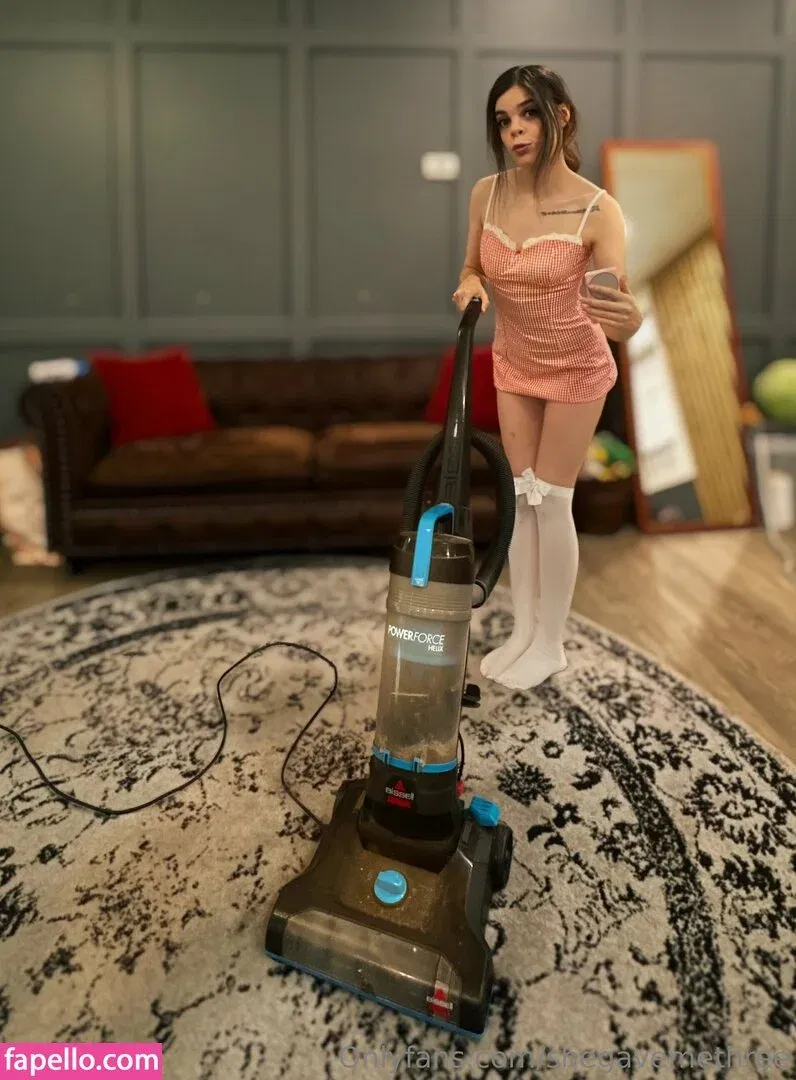 Shegavemethree Onlyfans Photo Gallery 