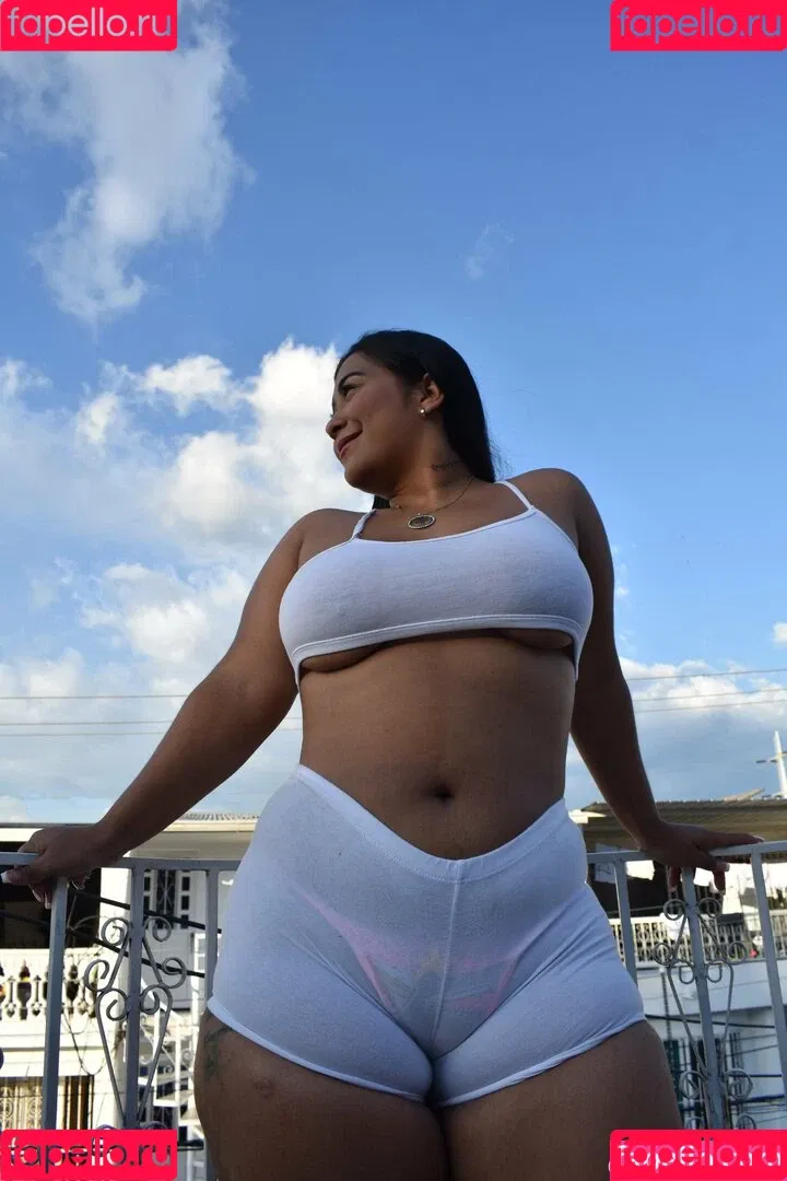 Yeraldin Lopez Onlyfans Photo Gallery 