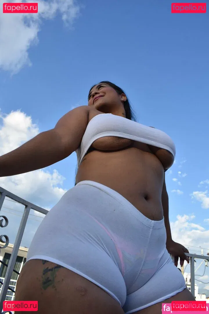 Yeraldin Lopez Onlyfans Photo Gallery 