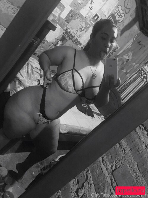 Yeraldin Lopez Onlyfans Photo Gallery 